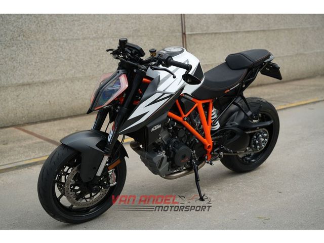 ktm - 1290-super-duke-r