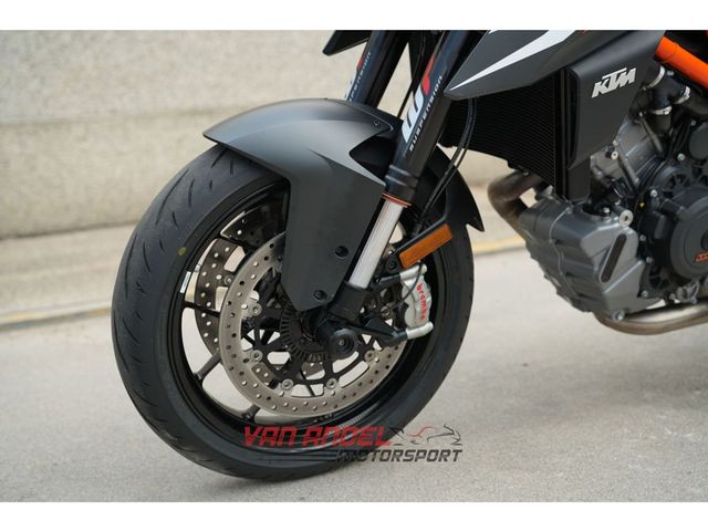 ktm - 1290-super-duke-r
