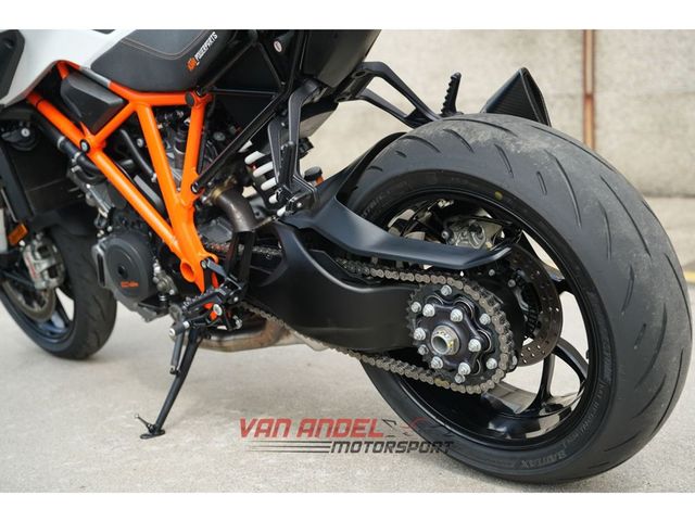 ktm - 1290-super-duke-r