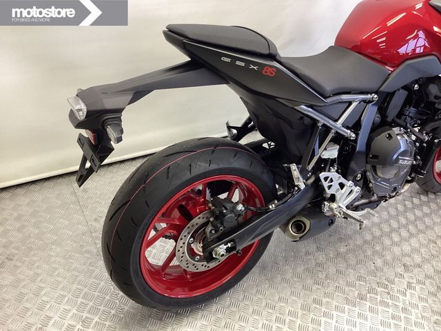 suzuki - gsx-8s