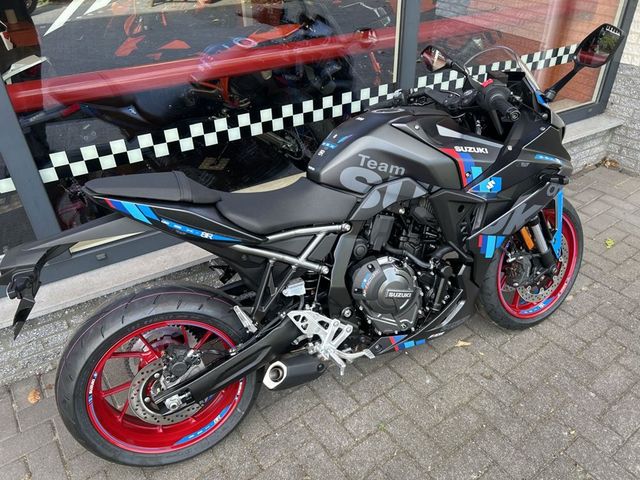 suzuki - gsx-8r