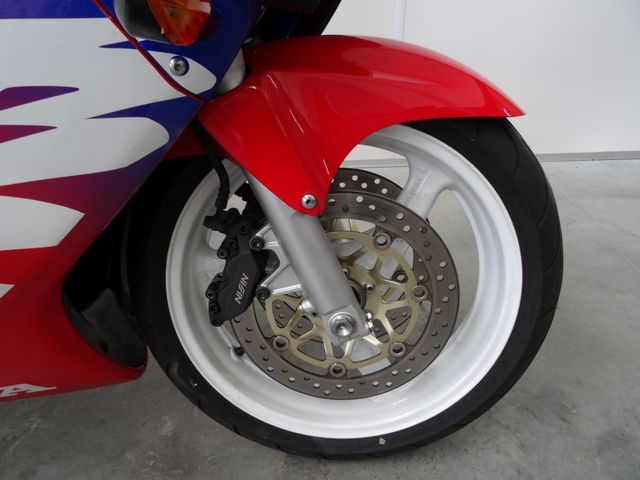 honda - cbr-600-f
