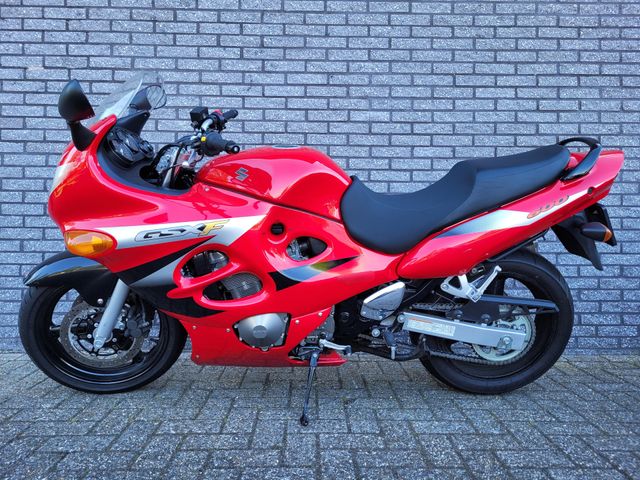 suzuki - gsx--600-f-katana