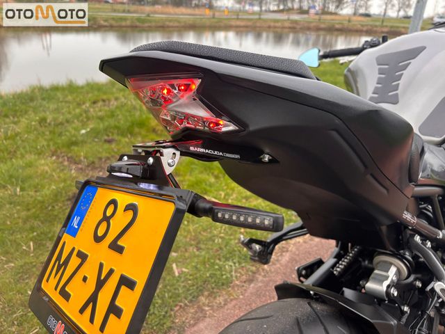 kawasaki - z900