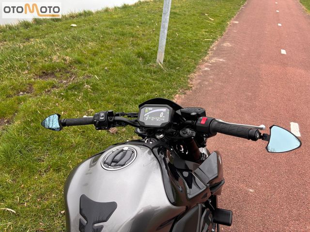 kawasaki - z900