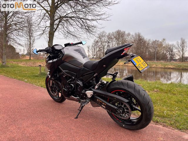 kawasaki - z900