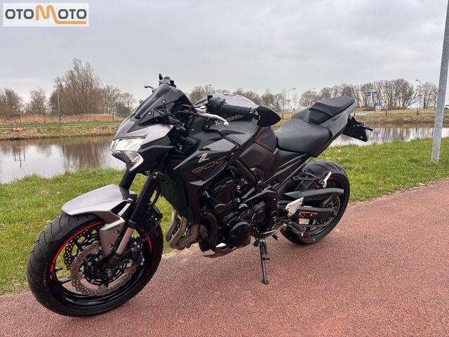 kawasaki - z900