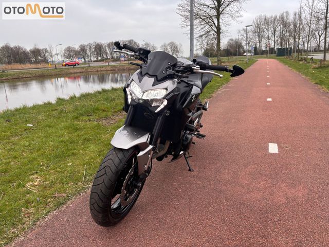 kawasaki - z900