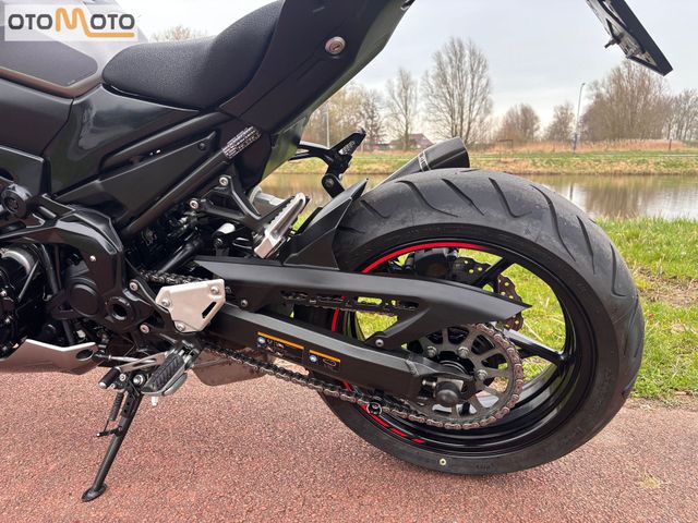 kawasaki - z900