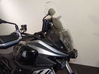 QJMOTOR SRT 600 SX TOURING – foto 4