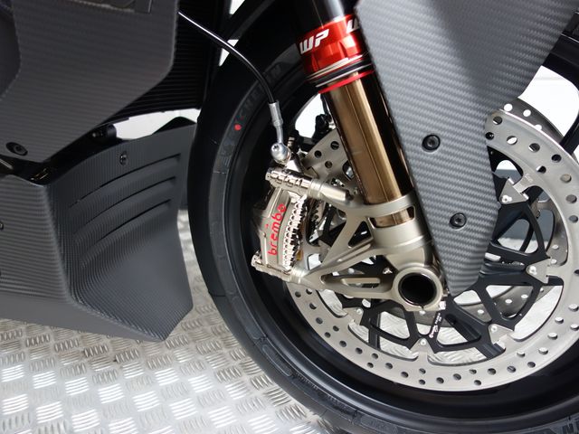 ktm - 1390-super-duke-rr-track