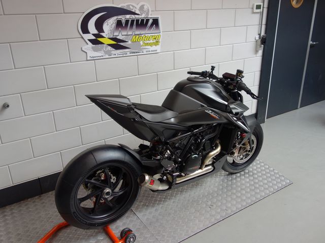 ktm - 1390-super-duke-rr-track