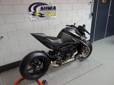 KTM 1390 SUPER DUKE RR TRACK – foto 3