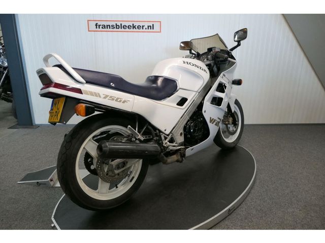 honda - vfr-750-f