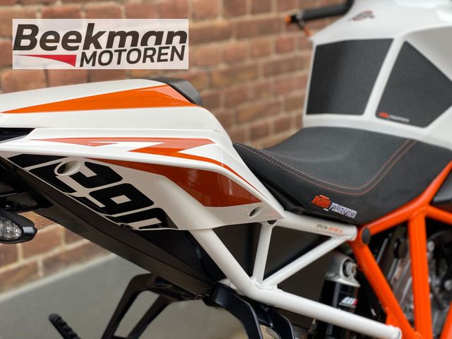 ktm - 1290-super-duke-r-se