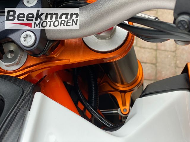 ktm - 1290-super-duke-r-se