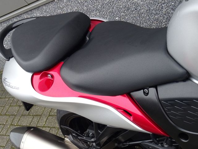 suzuki - gsx-r-1300-hayabusa