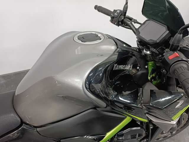 kawasaki - z900