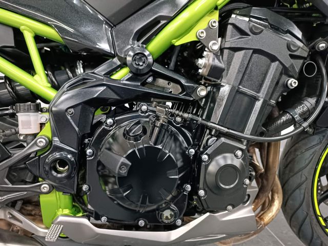 kawasaki - z900