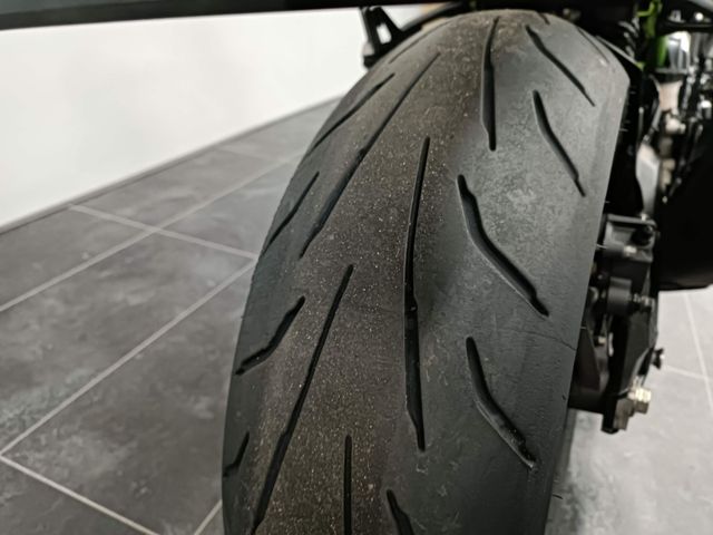 kawasaki - z900