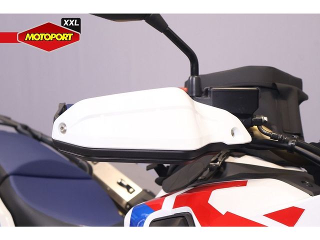 honda - crf-1000-l-africa-twin-adventure-sports