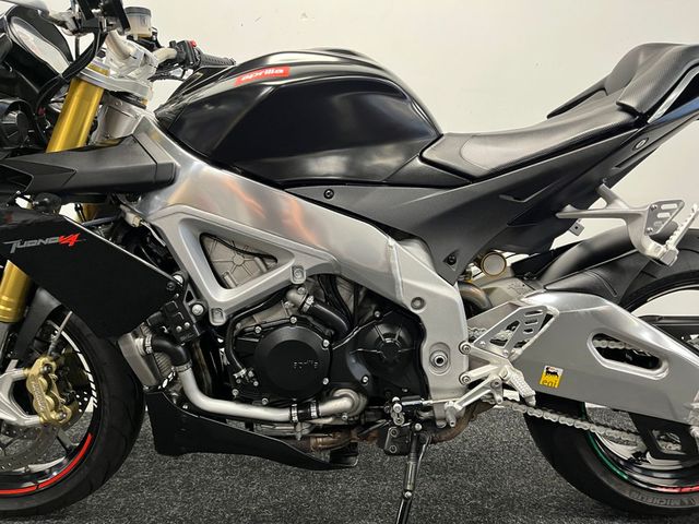 aprilia - tuono-v4-r-aprc