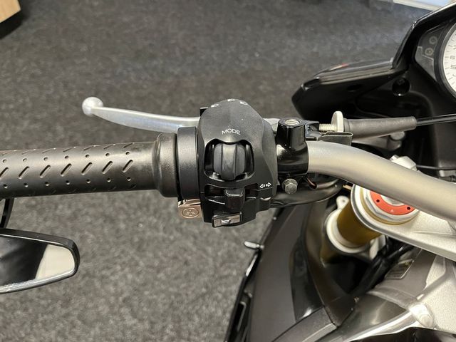 aprilia - tuono-v4-r-aprc