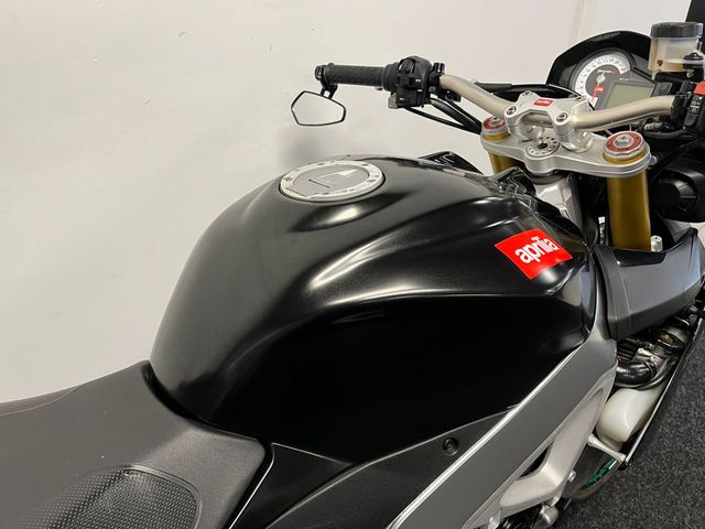 aprilia - tuono-v4-r-aprc