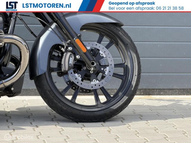 bmw - r-18-rocktane