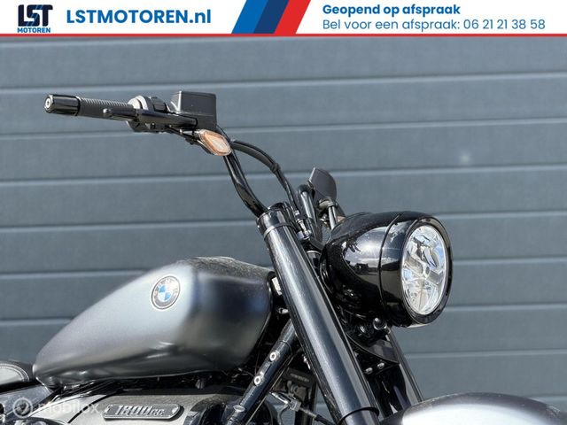 bmw - r-18-rocktane