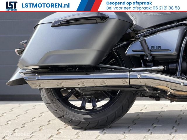bmw - r-18-rocktane