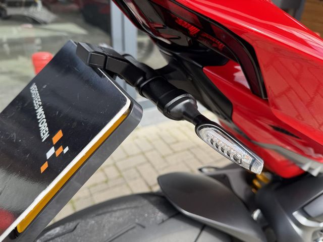 ducati - streetfighter-v4s