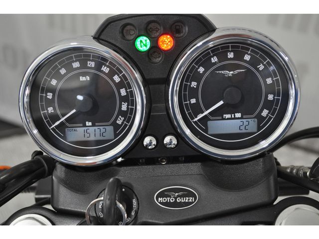 moto-guzzi - v-7-classic