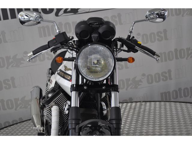 moto-guzzi - v-7-classic