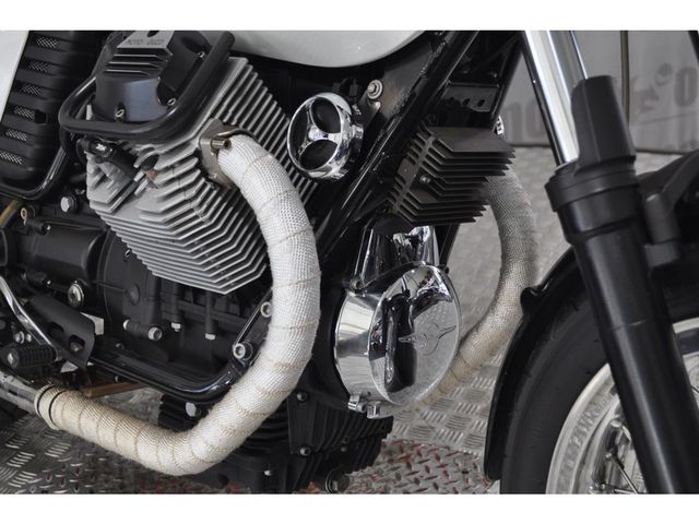 moto-guzzi - v-7-classic