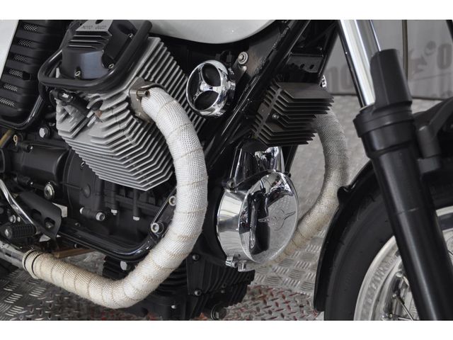 moto-guzzi - v-7-classic