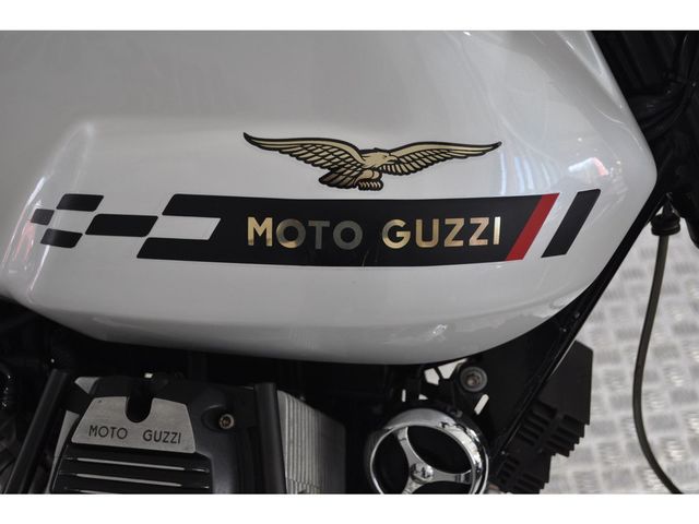 moto-guzzi - v-7-classic