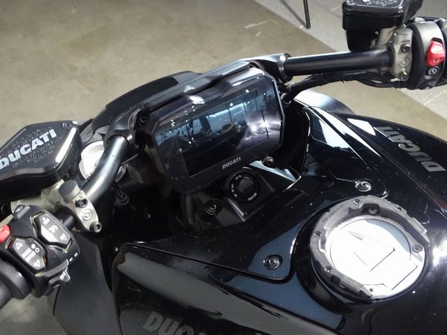 ducati - diavel-v4