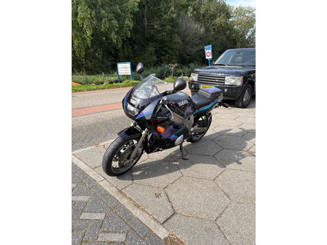 yamaha - fzr-600