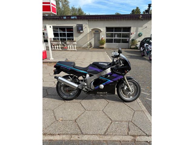 yamaha - fzr-600