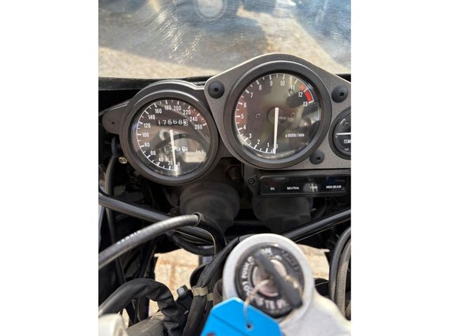 yamaha - fzr-600