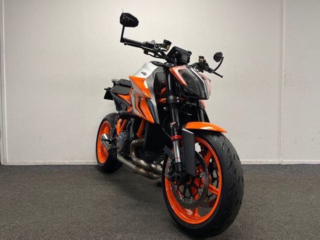 ktm - 1290-super-duke-r