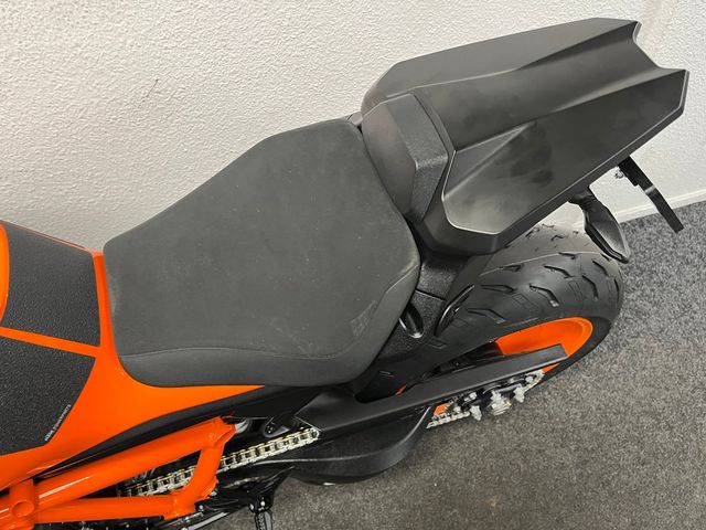 ktm - 1290-super-duke-r
