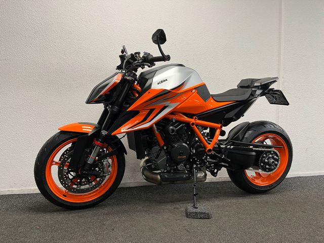 ktm - 1290-super-duke-r