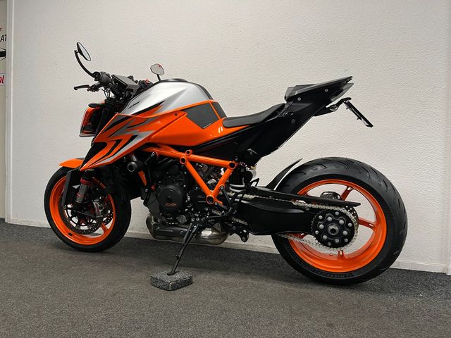 ktm - 1290-super-duke-r