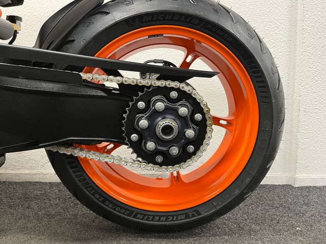 ktm - 1290-super-duke-r
