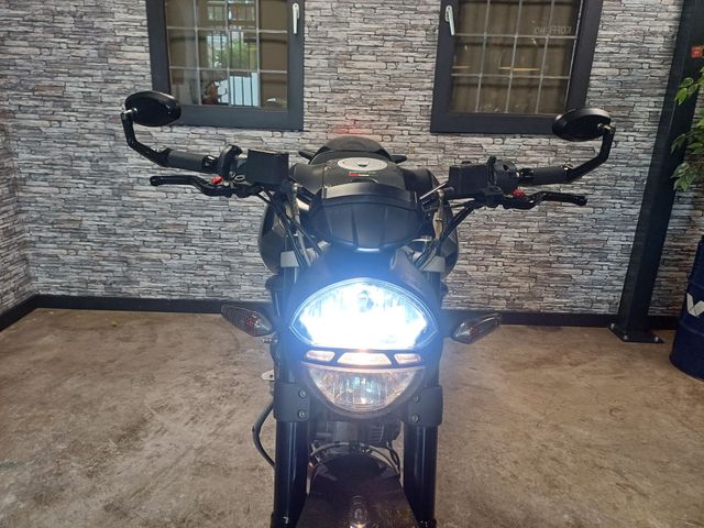 ducati - m-696