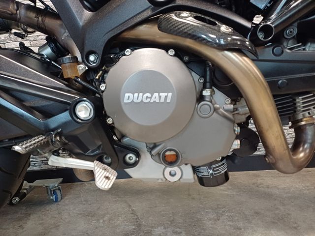 ducati - m-696