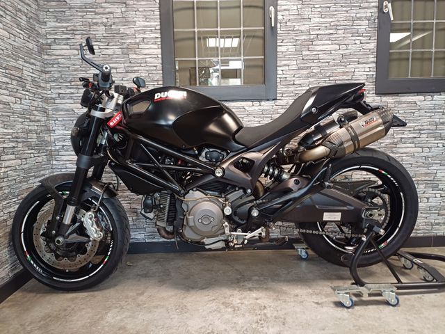 ducati - m-696