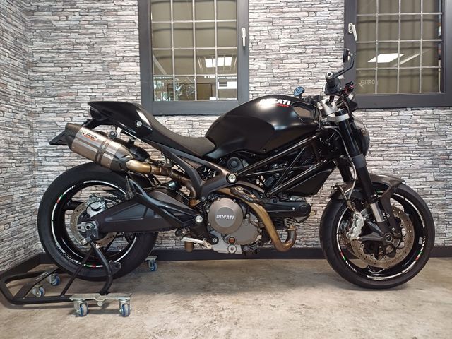 ducati - m-696